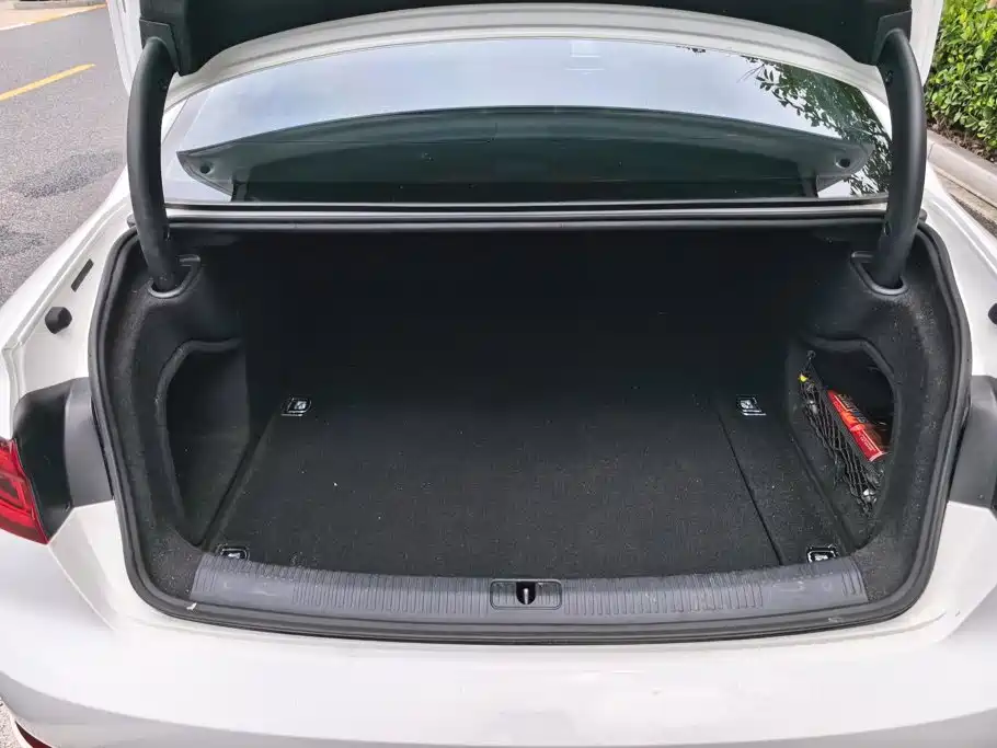 Audi A4L 2018