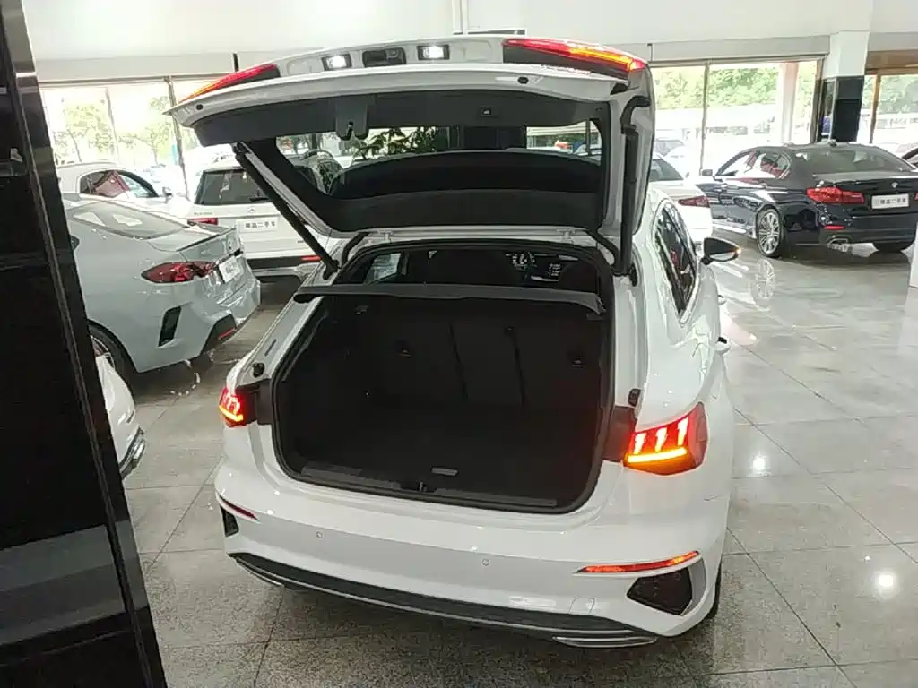 Audi A3 2022 — фото 19