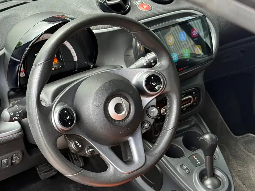 smart Fortwo 2017 — фото 11