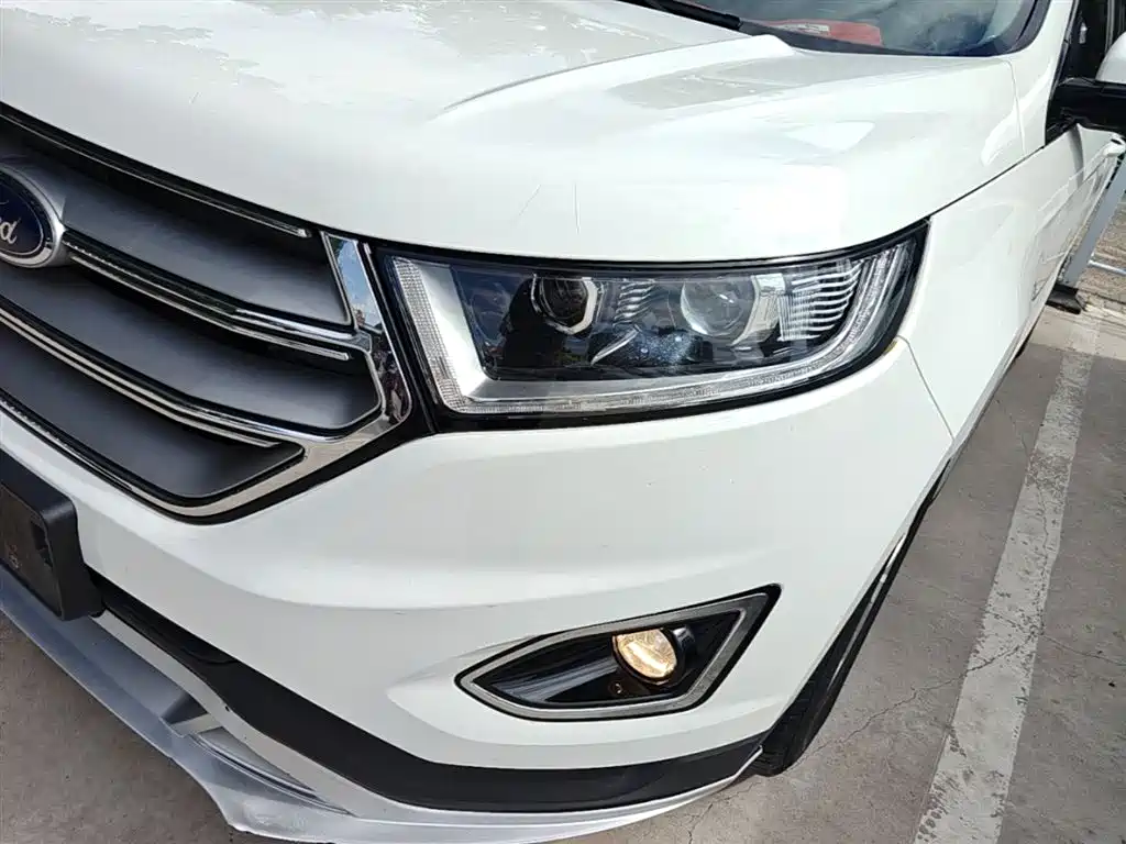 Ford Edge 2018 — фото 24
