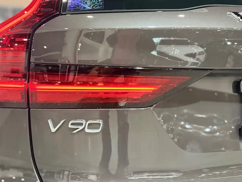 Volvo V90 2023 — фото 32