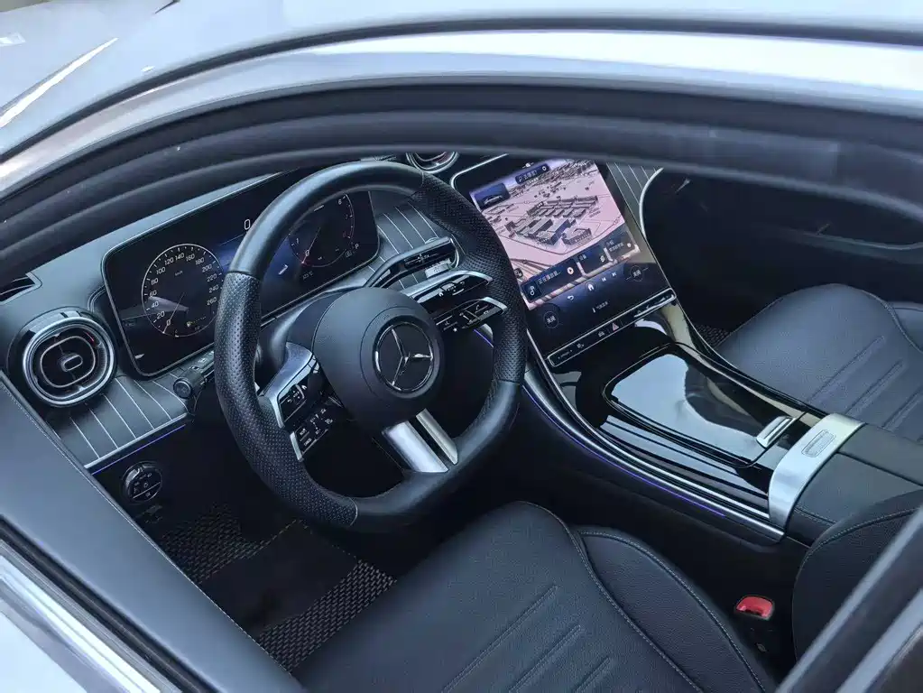Mercedes-Benz C-Class 2023 — фото 13