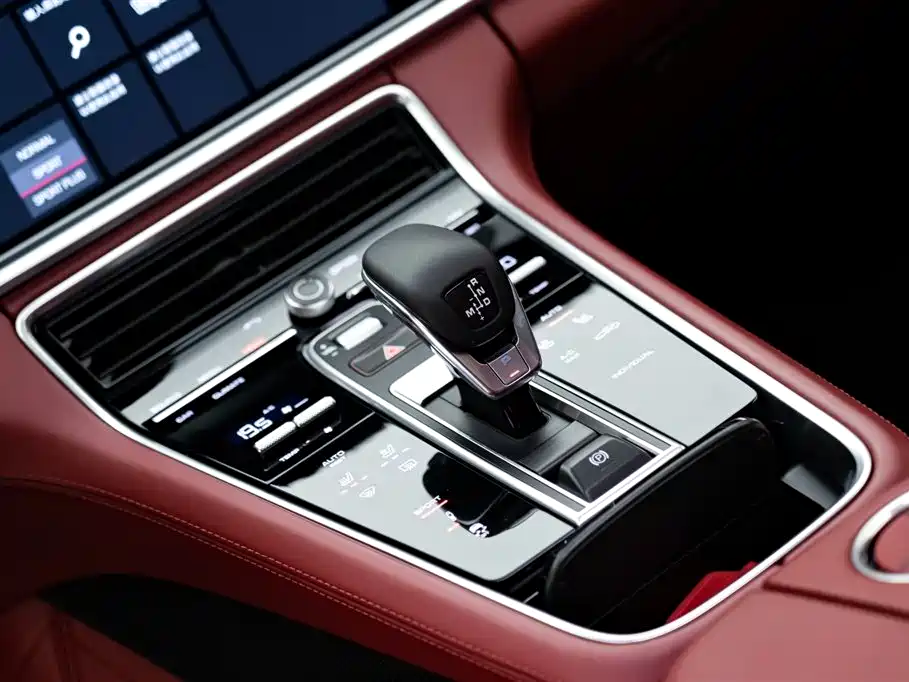 Porsche Panamera 2019 — фото 16