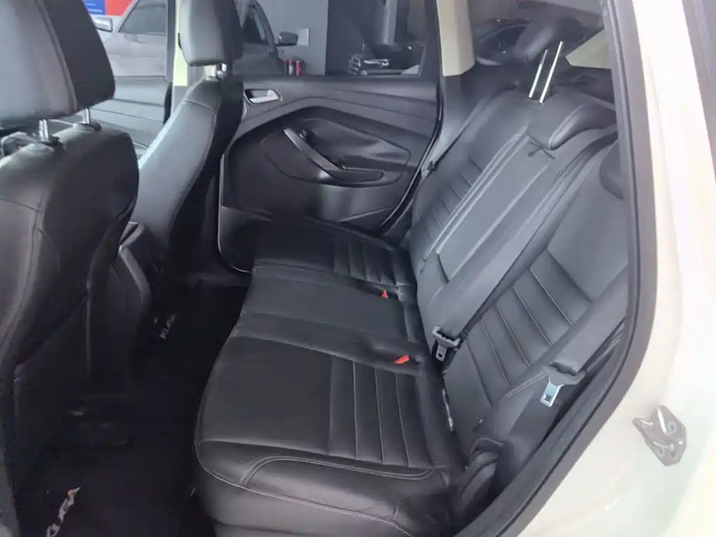 Ford Kuga 2016 — фото 17