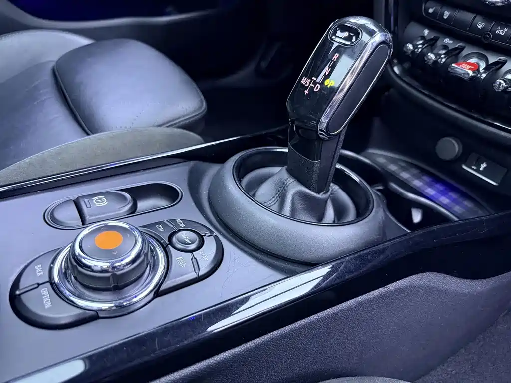 MINI Clubman 2020 — фото 15