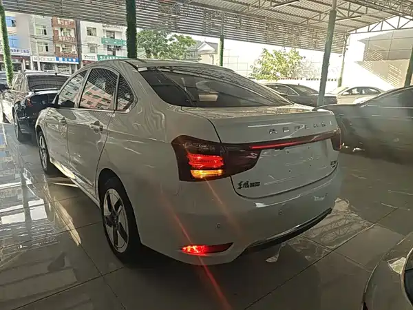 Dongfeng E70 2022