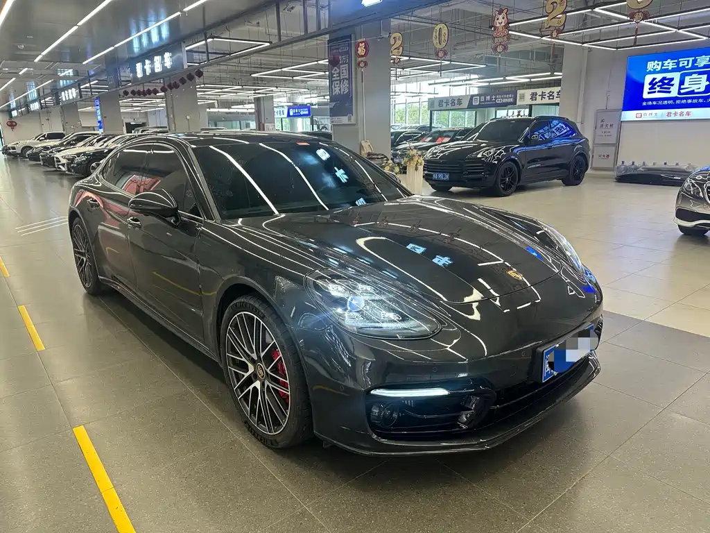 Porsche Panamera 2021