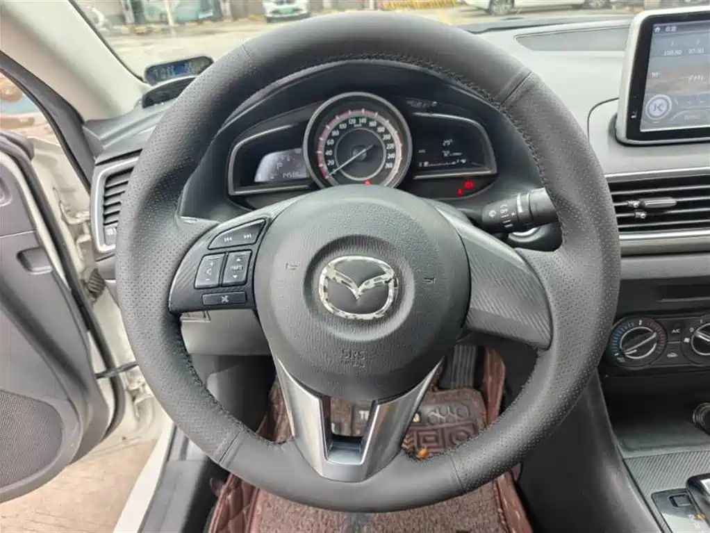 Mazda 3 Axela 2015 — фото 9