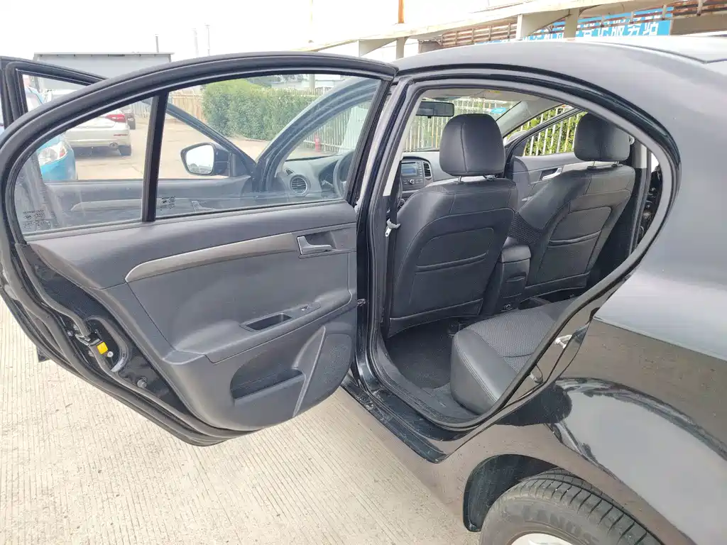 Roewe 350 2015