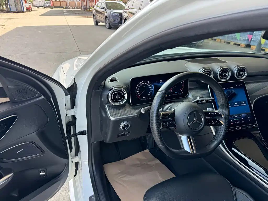 Mercedes-Benz C-Class 2022 — фото 12