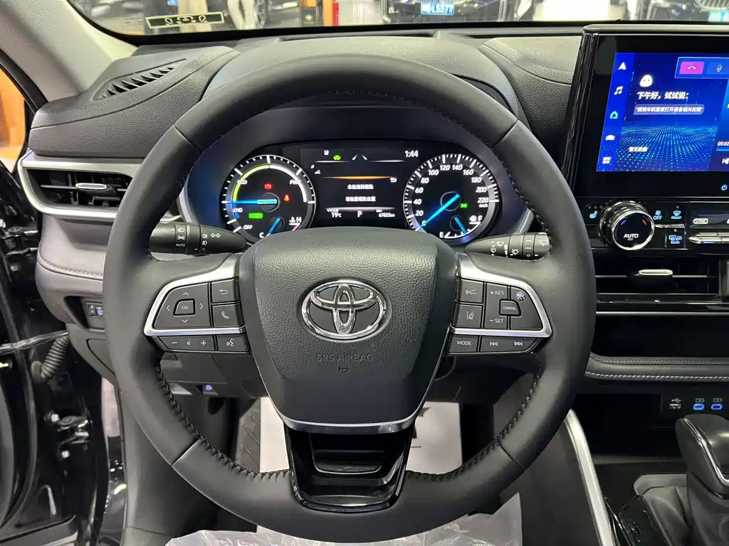 Toyota Highlander 2021 — фото 8