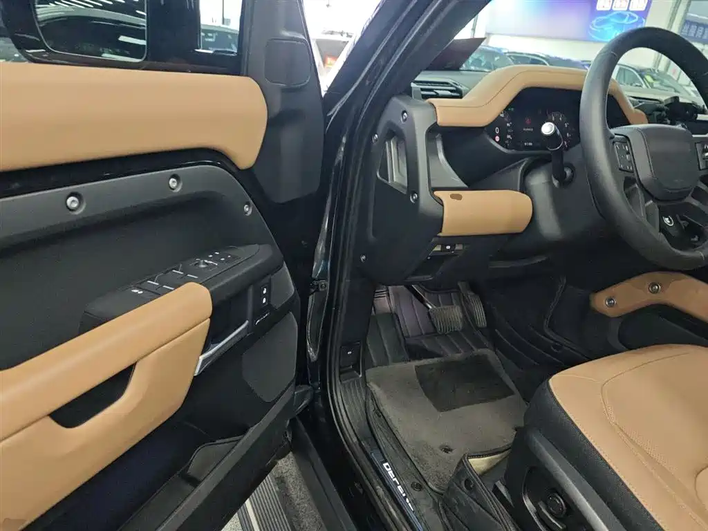 Land Rover Defender 2025 — фото 12