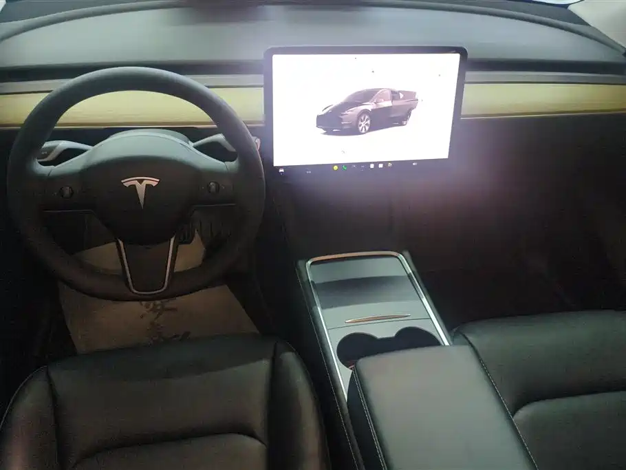 Tesla Model Y 2023 — фото 12