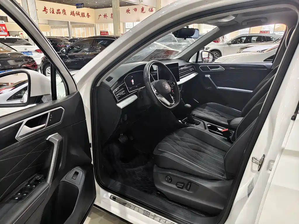 Volkswagen Tiguan L 2022 — фото 4