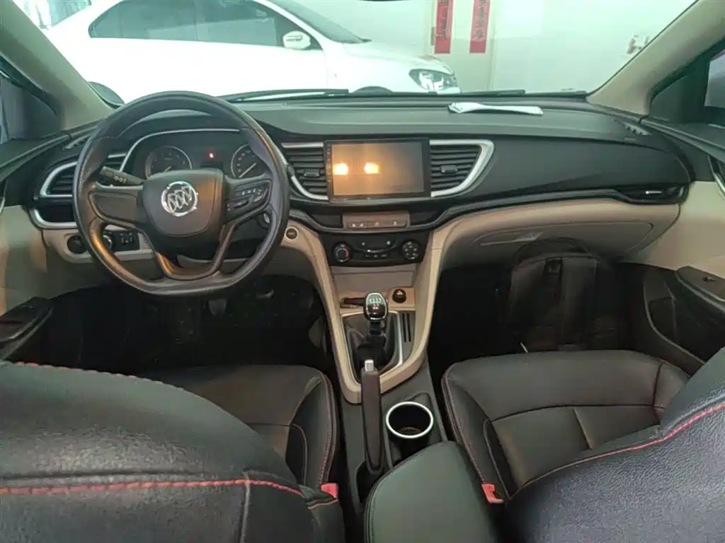 Buick Excelle 2017 — фото 10