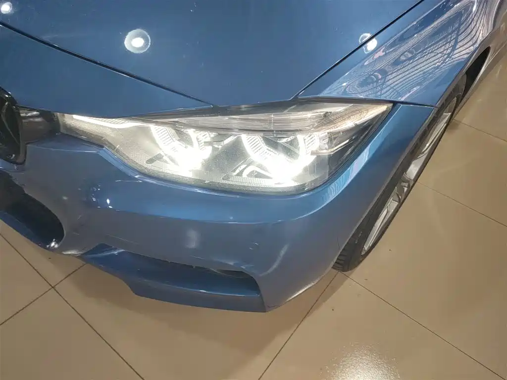 BMW 3 Series 2018 — фото 18