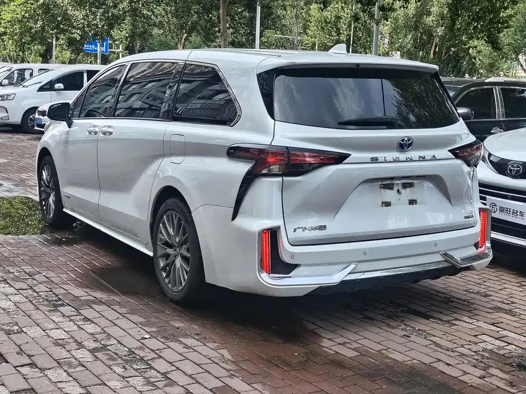 Toyota Sienna 2023