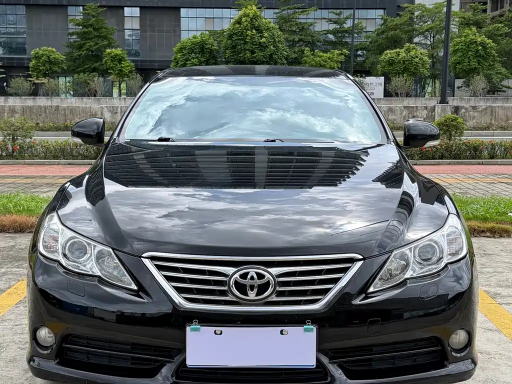 Toyota Reiz 2012