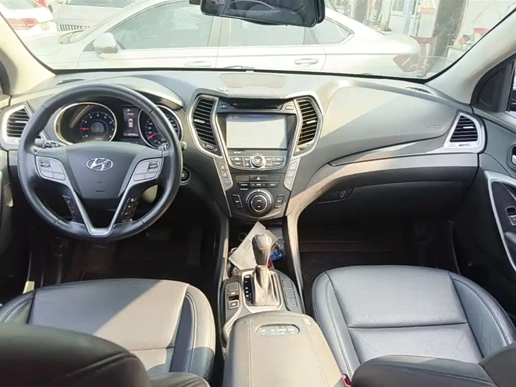 Hyundai Santa Fe 2015 — фото 10