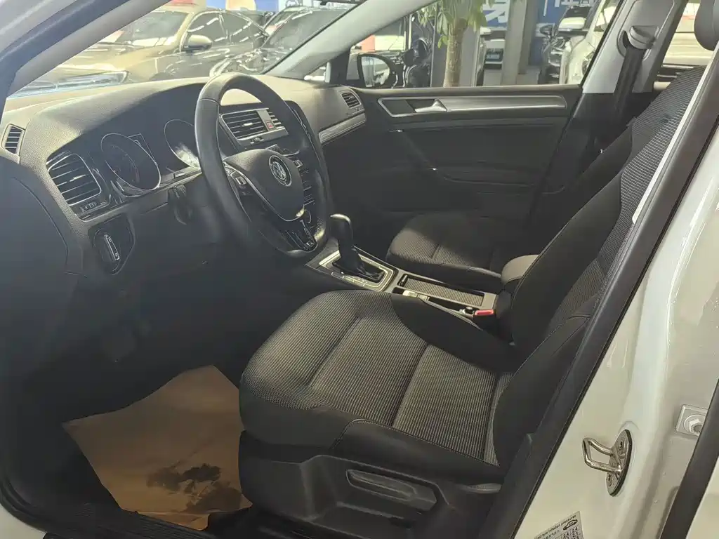 Volkswagen Golf 2020