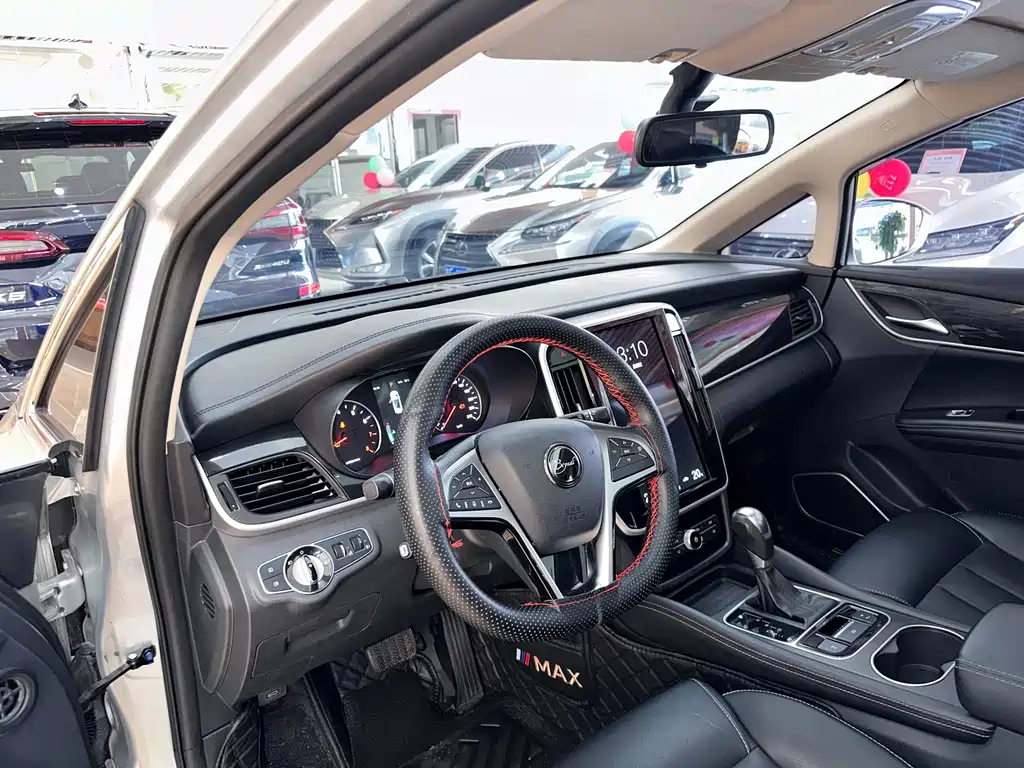 BYD MAX 2018