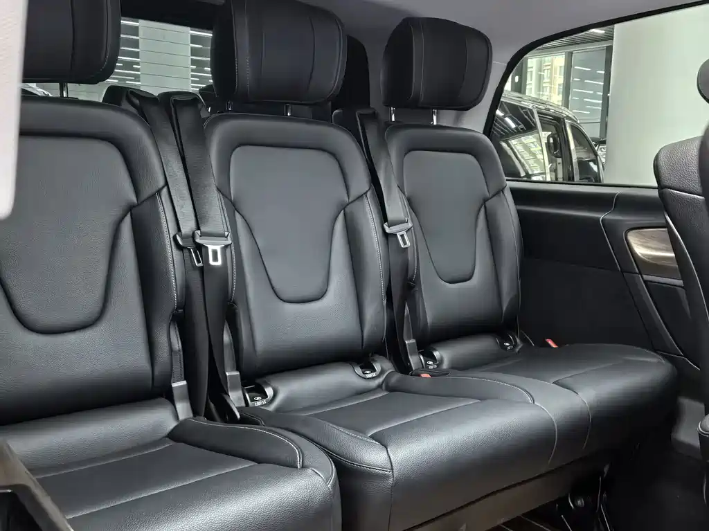 Mercedes-Benz V-Class 2021 — фото 14