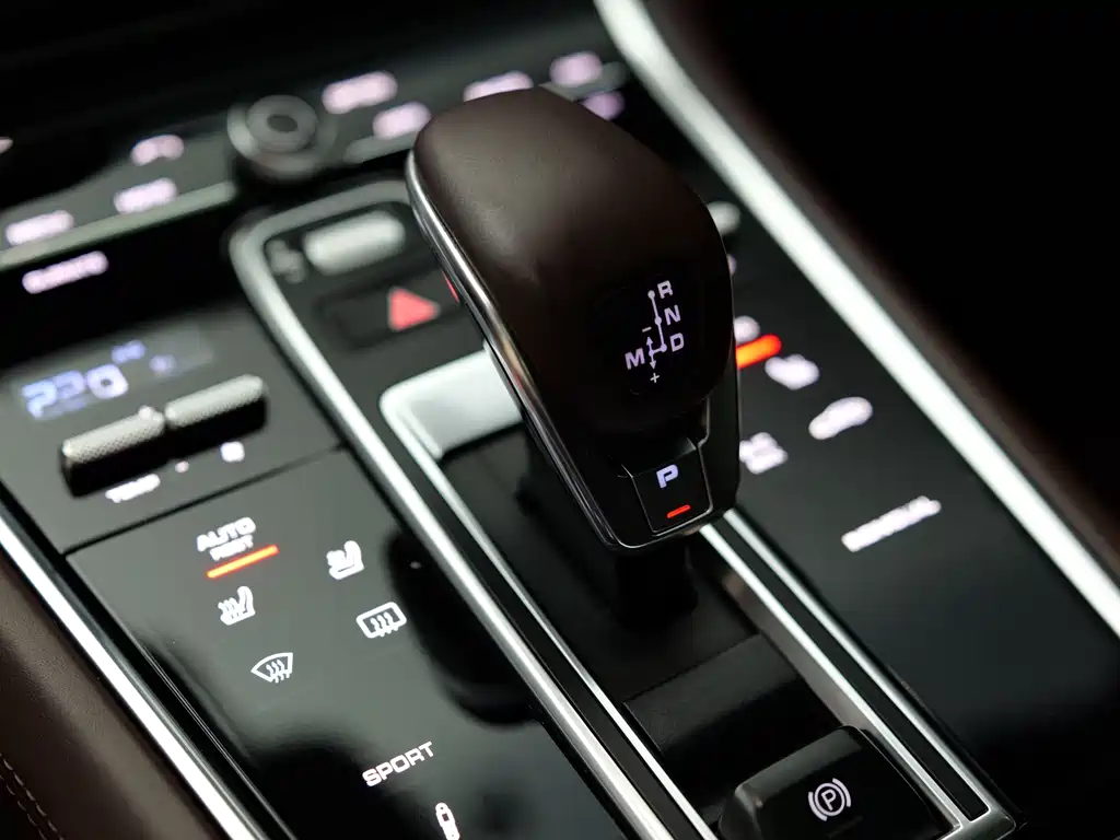 Porsche Panamera 2018 — фото 11