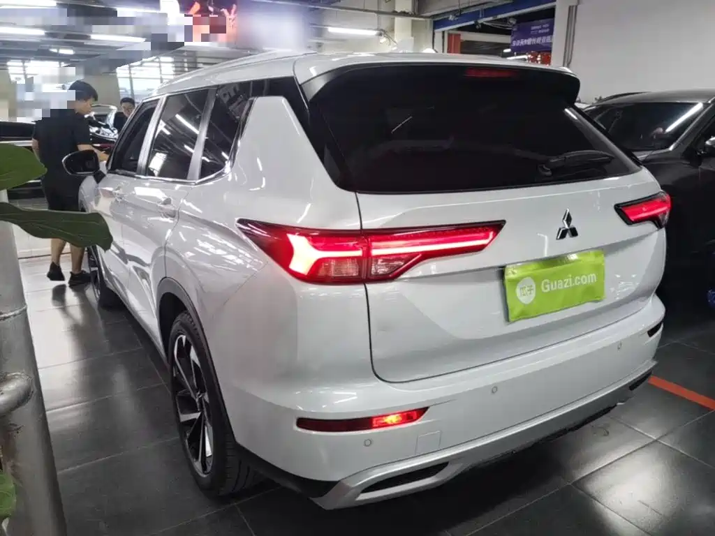 Mitsubishi Outlander 2022