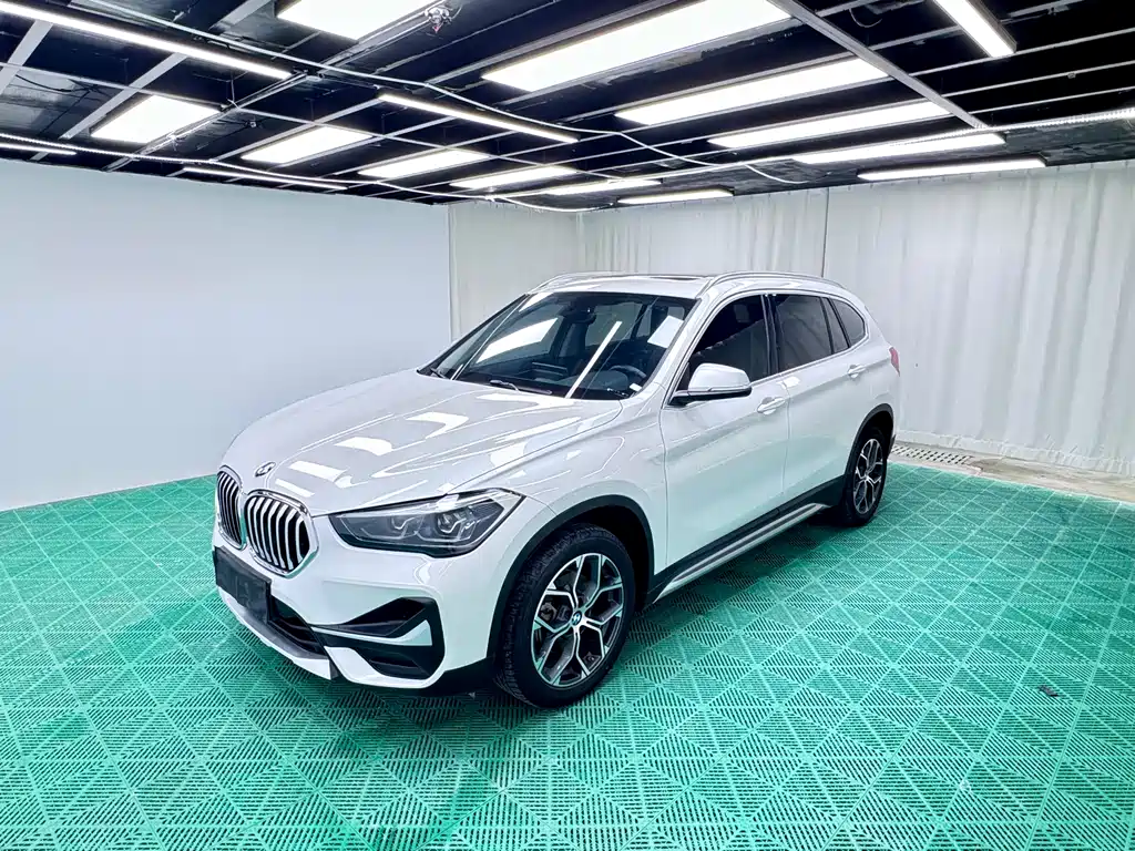 BMW X1 2022 — фото 1
