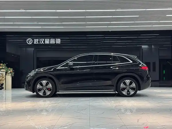Mercedes-Benz EQE SUV 2024