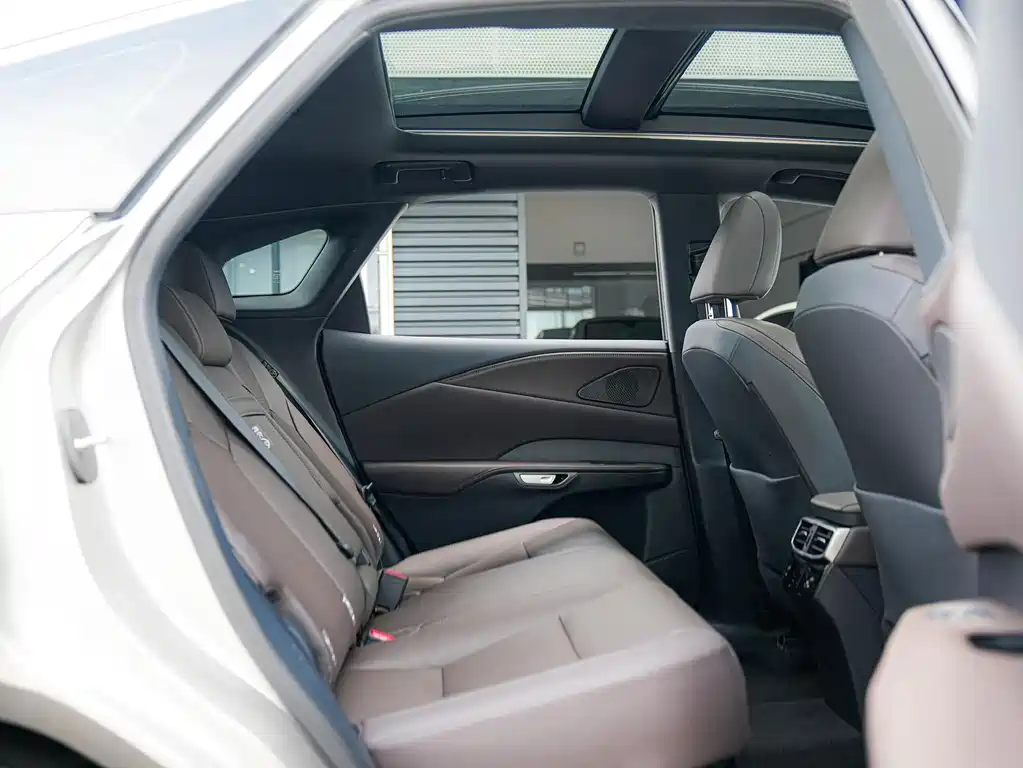 Lexus RX 2023 — фото 14