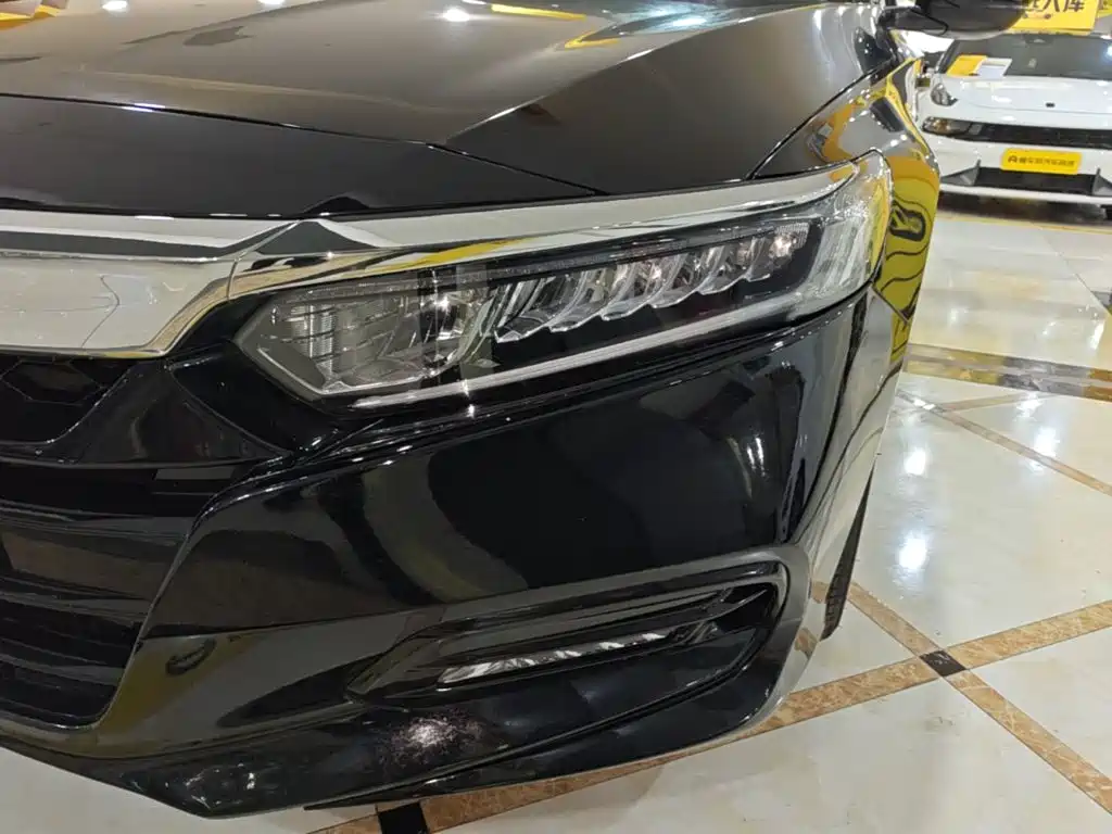 Honda Accord 2019 — фото 24