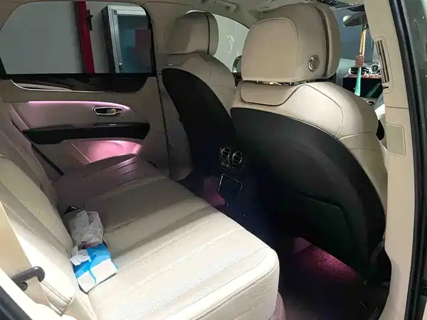 Bentley Bentayga 2023