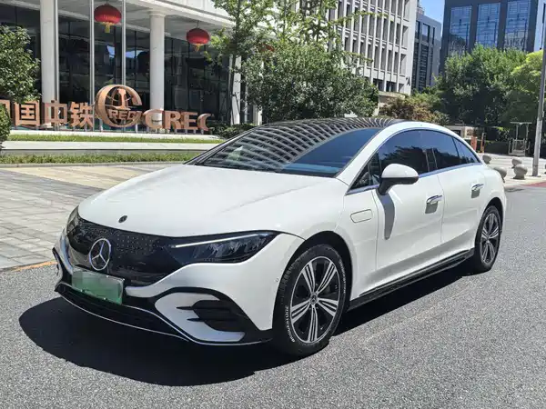 Mercedes-Benz EQE 2025