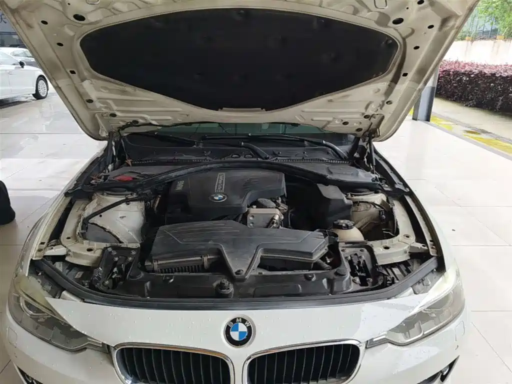 BMW 3 Series 2014 — фото 20