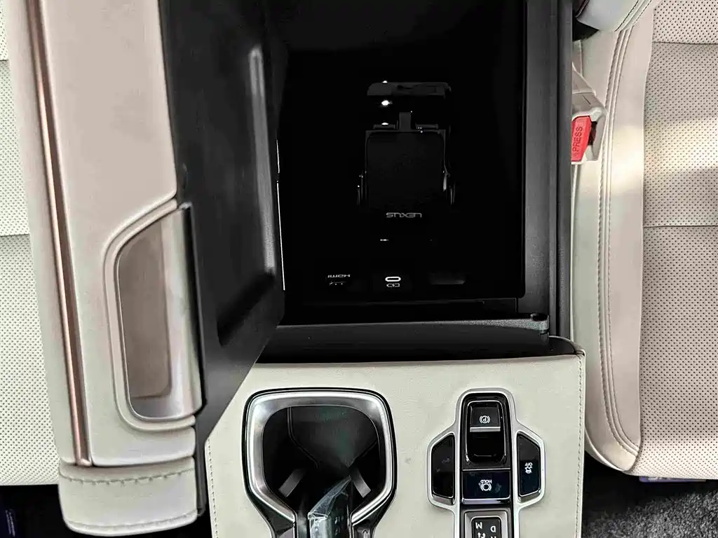 Lexus LM 2026 — фото 16