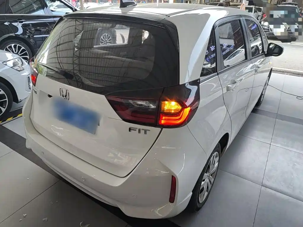 Honda Fit 2023 — фото 7