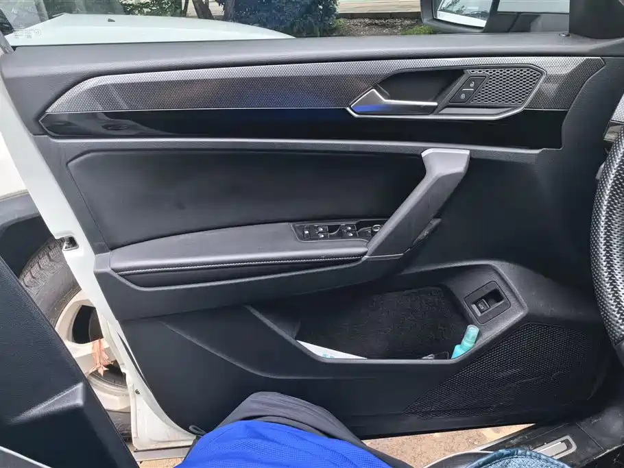 Volkswagen X 2022
