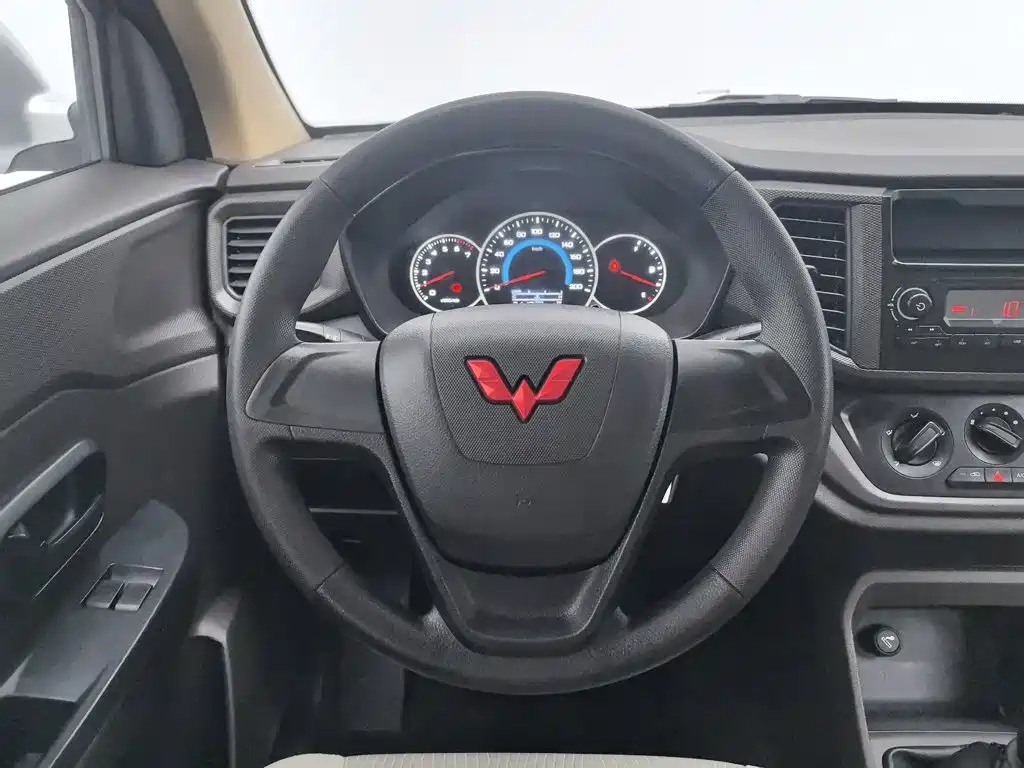 Wuling Hongguang V 2023 — фото 11