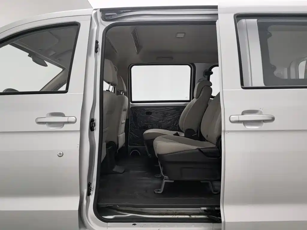 Wuling Hongguang V 2023 — фото 15