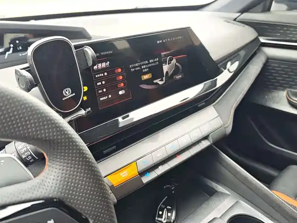 Changan UNI-V 2025