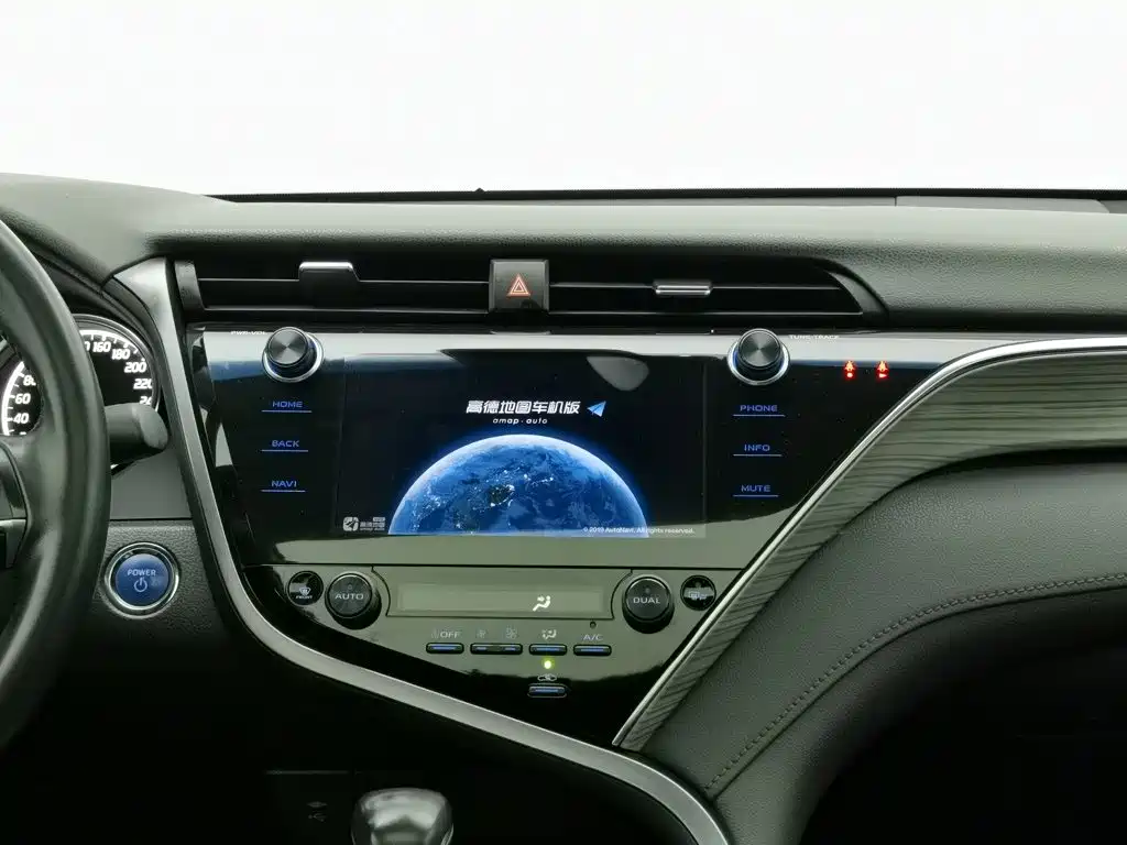 Toyota Camry 2020 — фото 12