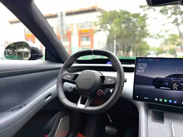 Xiaomi YU7 2025