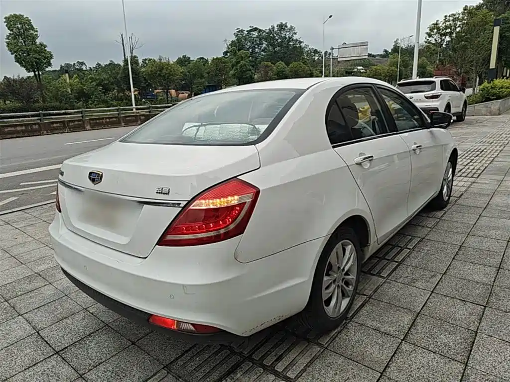 Geely Emgrand 2016 — фото 7