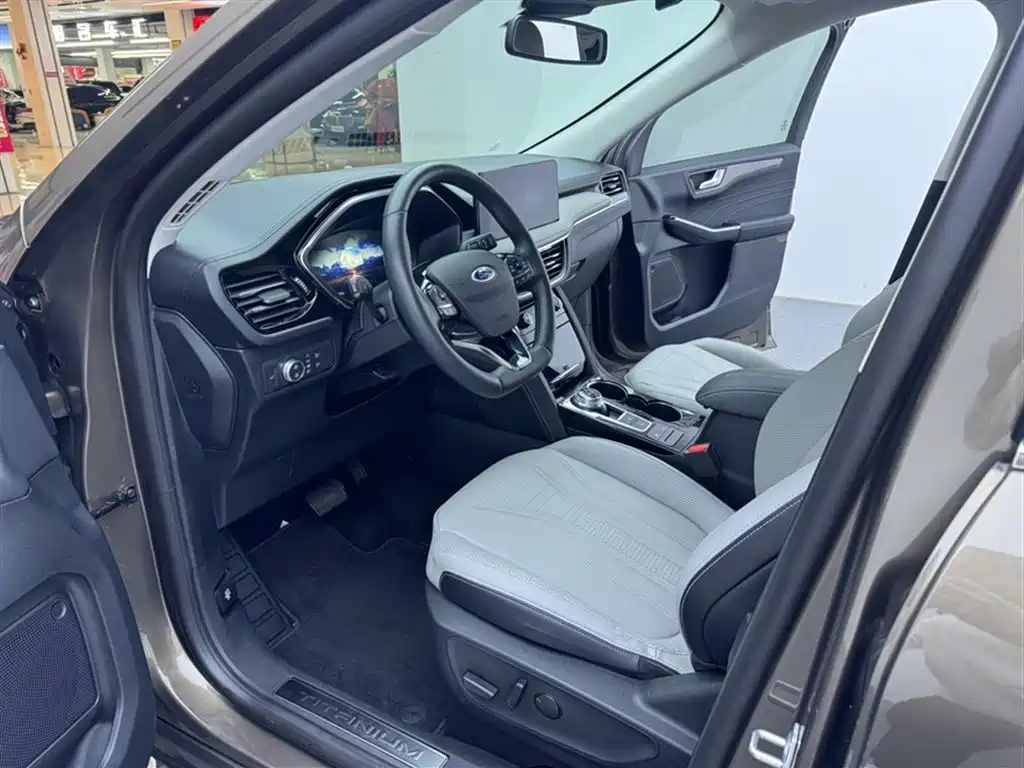 Ford Escape 2020 — фото 12