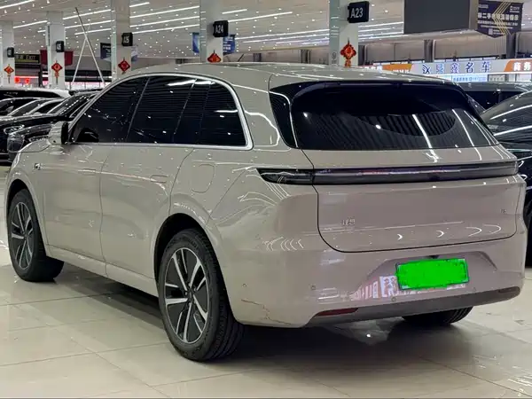 Li Auto L6 2025