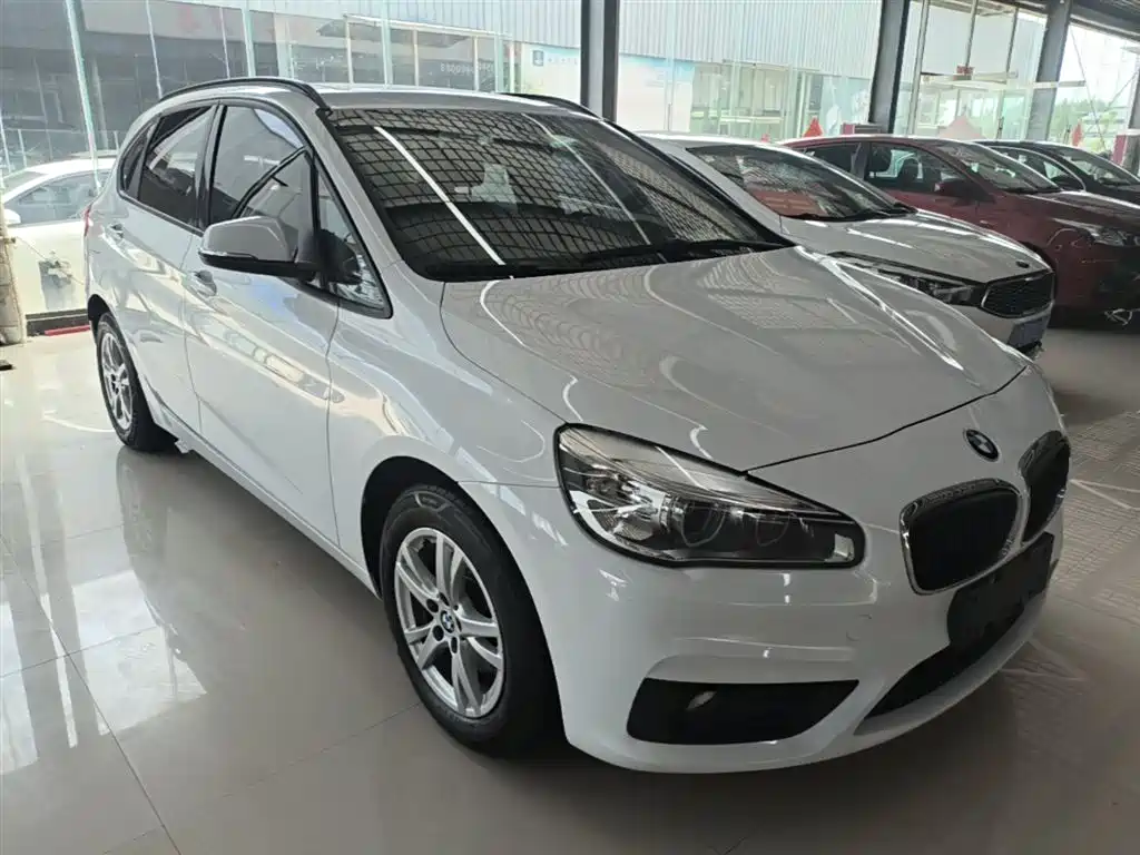 BMW 2 Series Active Tourer 2017 — фото 4