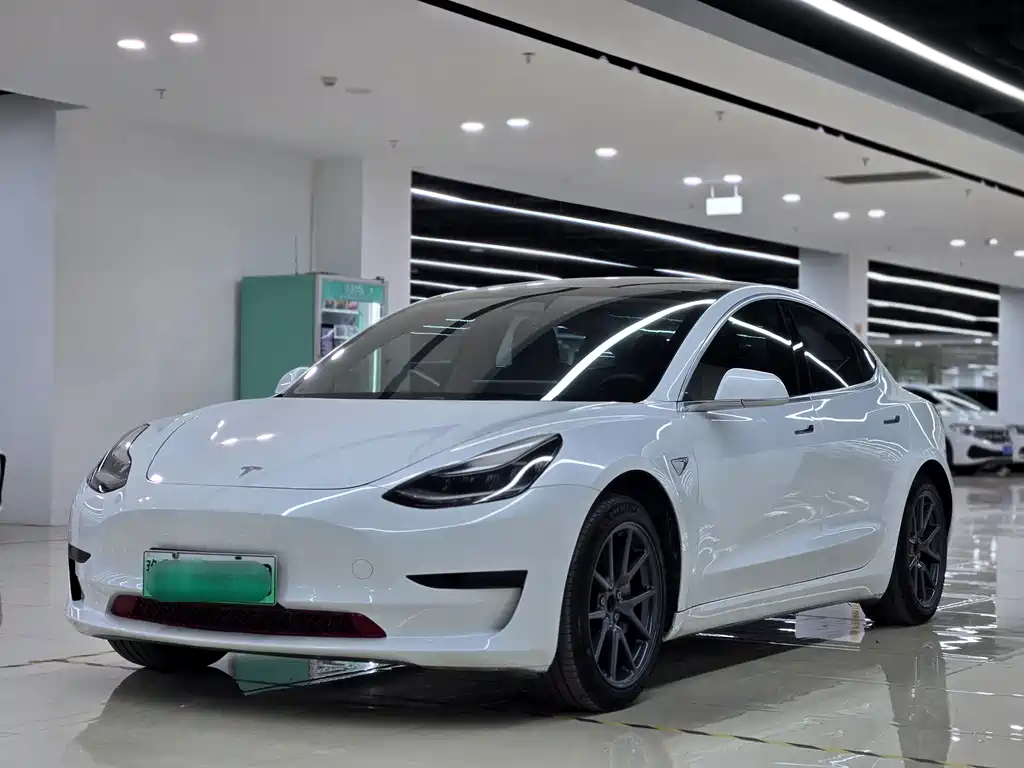 Tesla Model 3 2020 — фото 1