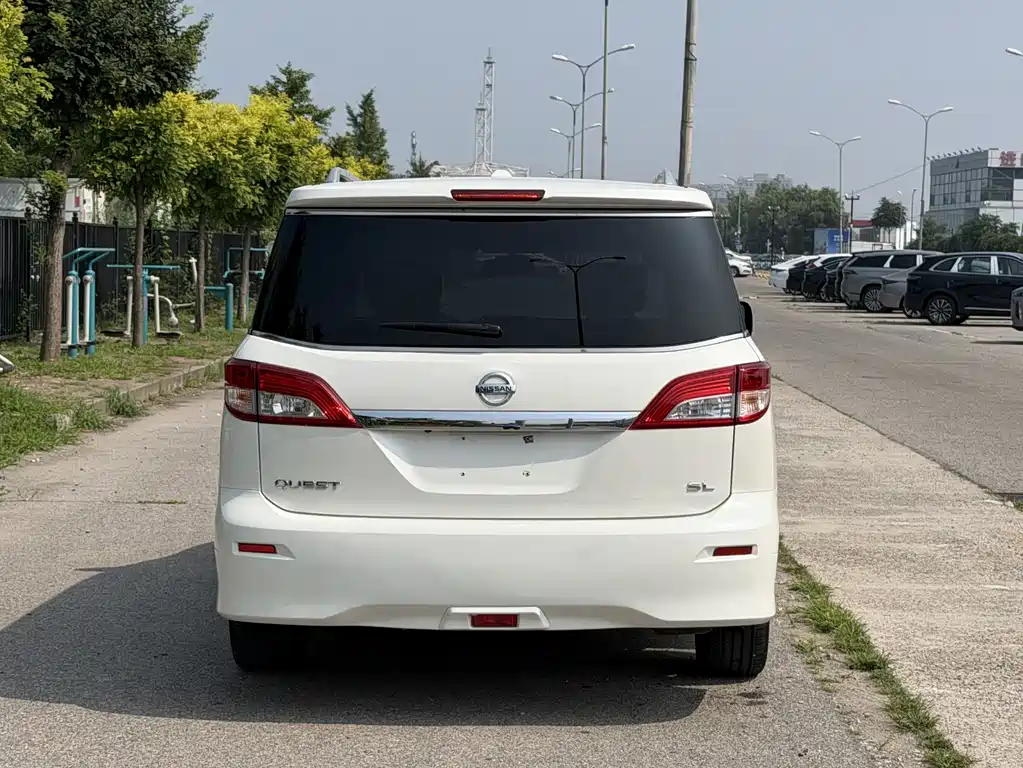 Nissan Quest 2017