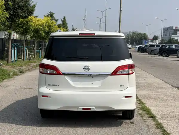 Nissan Quest 2017